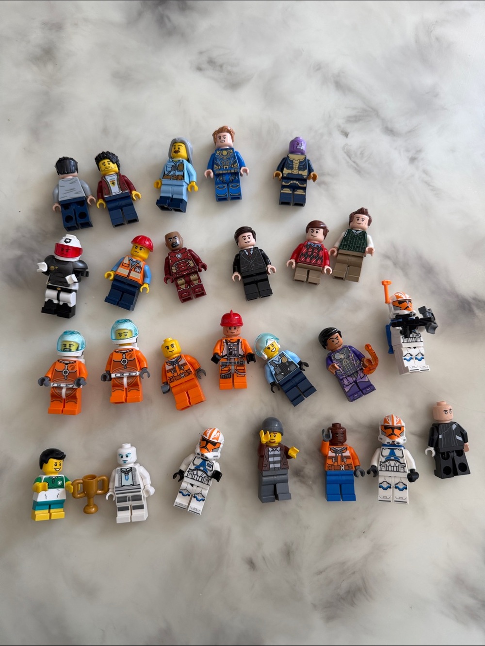 LEGO Minifigure Assortment - 26 LEGO’s